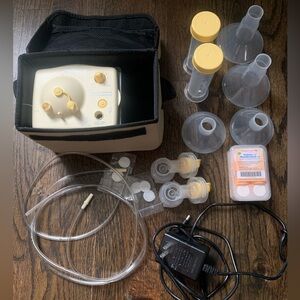 Medela Set with Accessories VGUC for baby